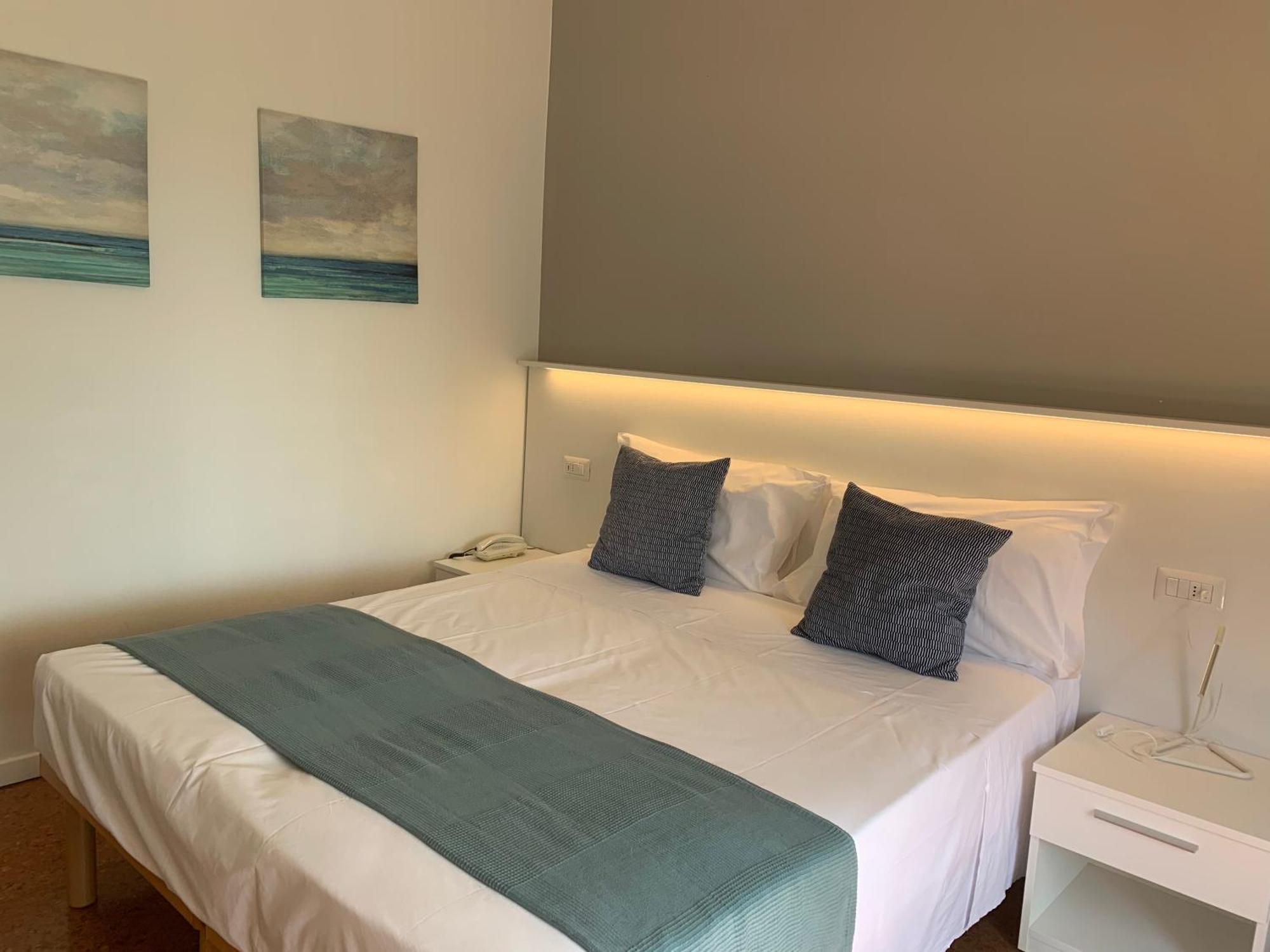 Hotel Loveno เมนาจโจ ภายนอก รูปภาพ